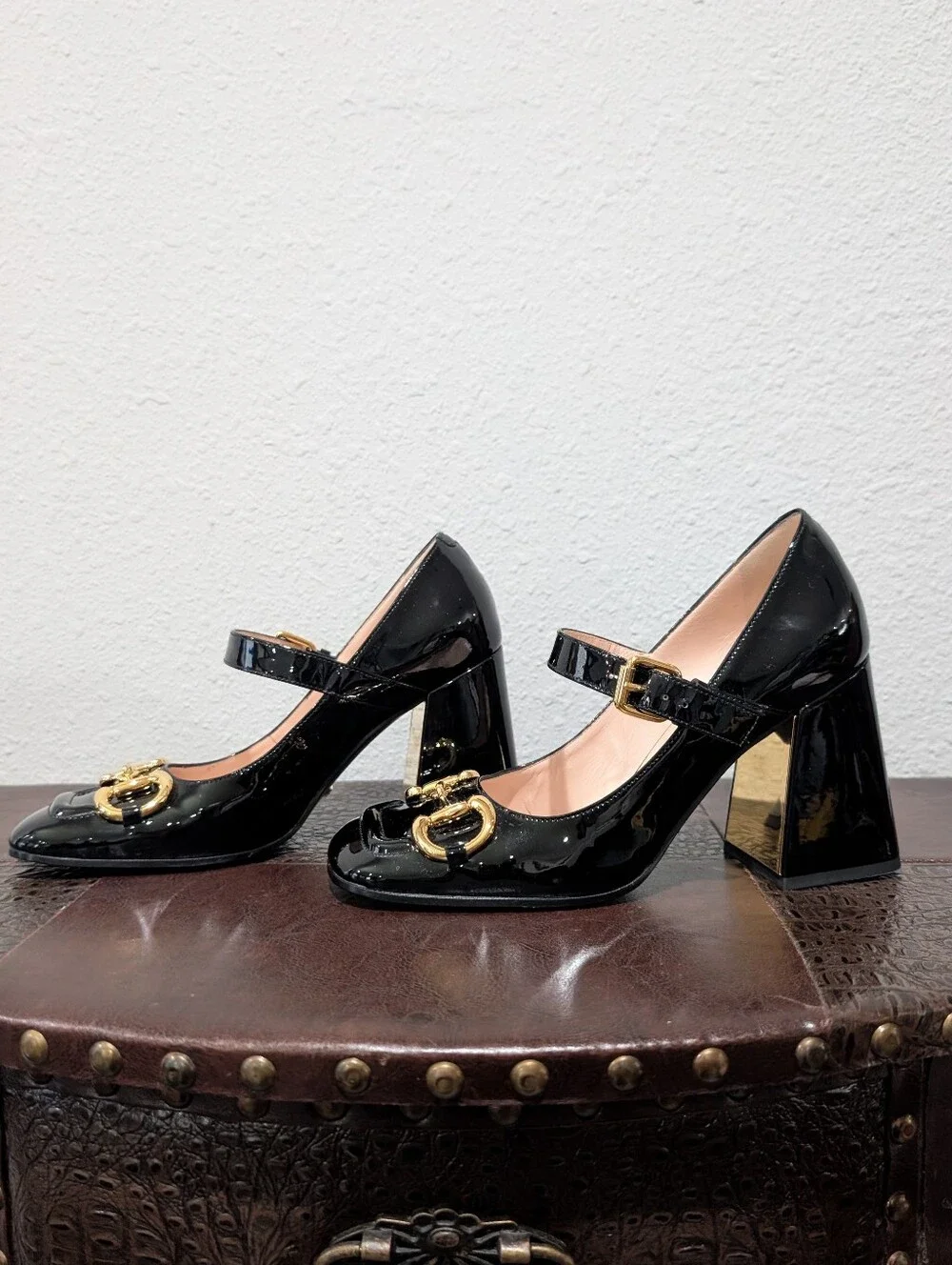Gucci Baby Horsebit Patent Leather Mary Jane Pumps – Black – Size 36.5